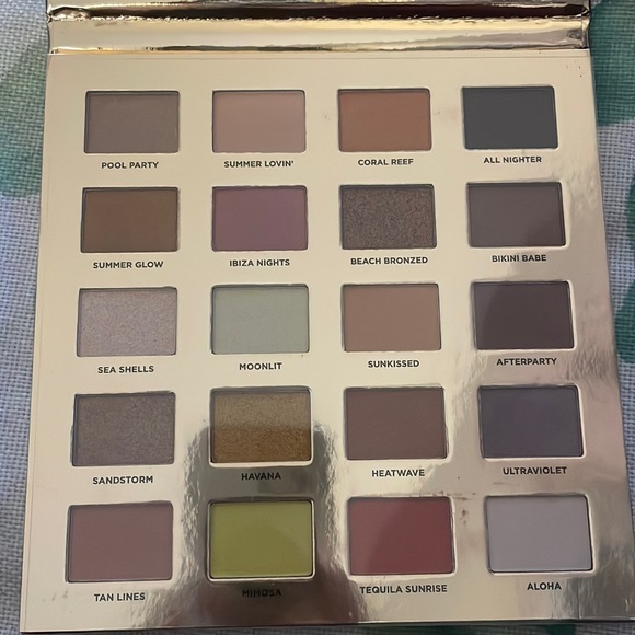 Iconic 20 color eyeshadow pallet sunset to sunrise - Picture 1 of 2